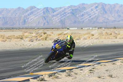 media/Jan-10-2025-CVMA Friday Practice (Fri) [[489e0da257]]/Group 4 and Trackday/Session 2 (Turn 4 Inside)/